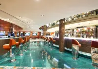 mu_07_crystal-lounge-(4).jpg