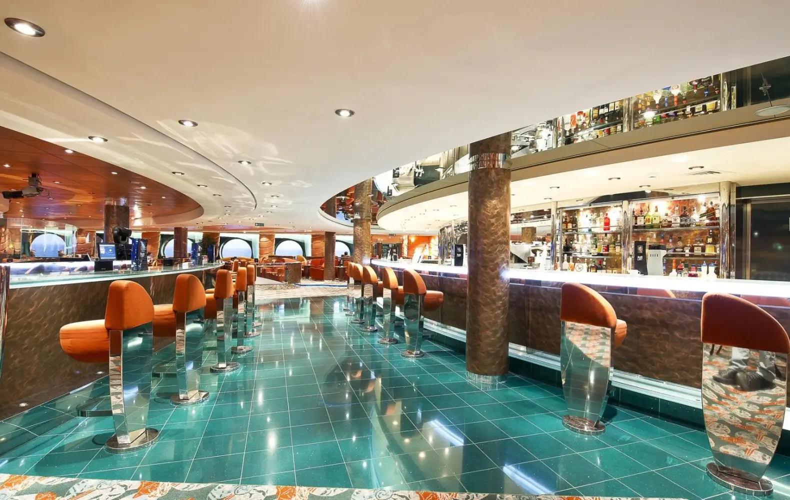 mu_07_crystal-lounge-(4).jpg