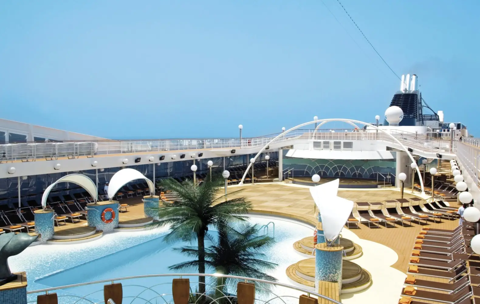 mu_13_copacabana-pool-area-(3).jpg