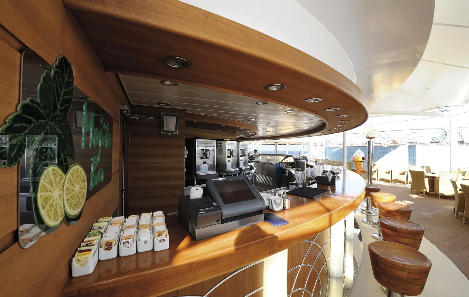 po_13_mojito-bar-(3).jpg