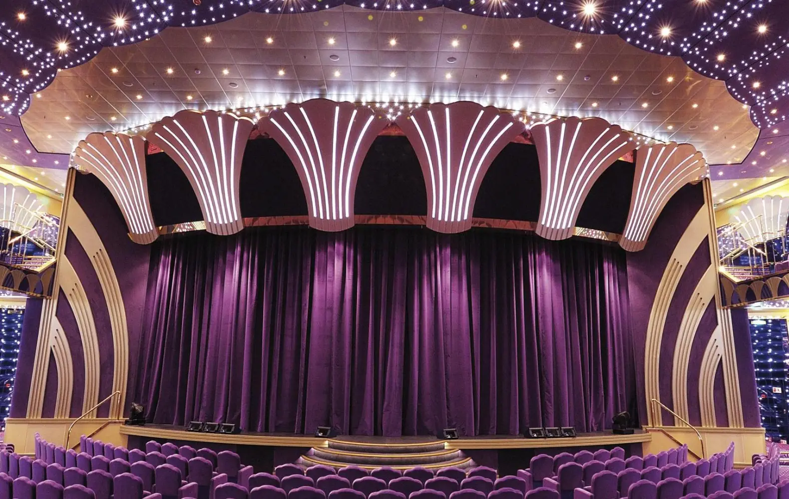 po_05-07_teatro-carlo-felice-(1).jpg