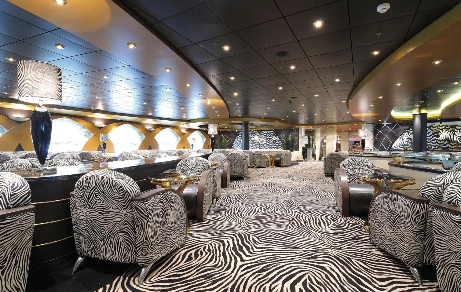 po_06_the-zebra-bar-(2).jpg