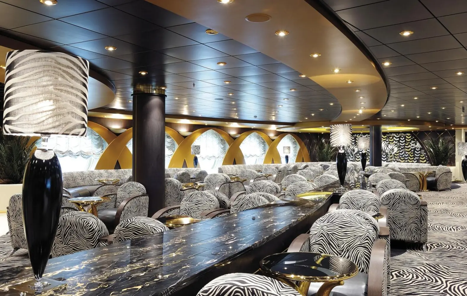 po_06_the-zebra-bar-(5).jpg