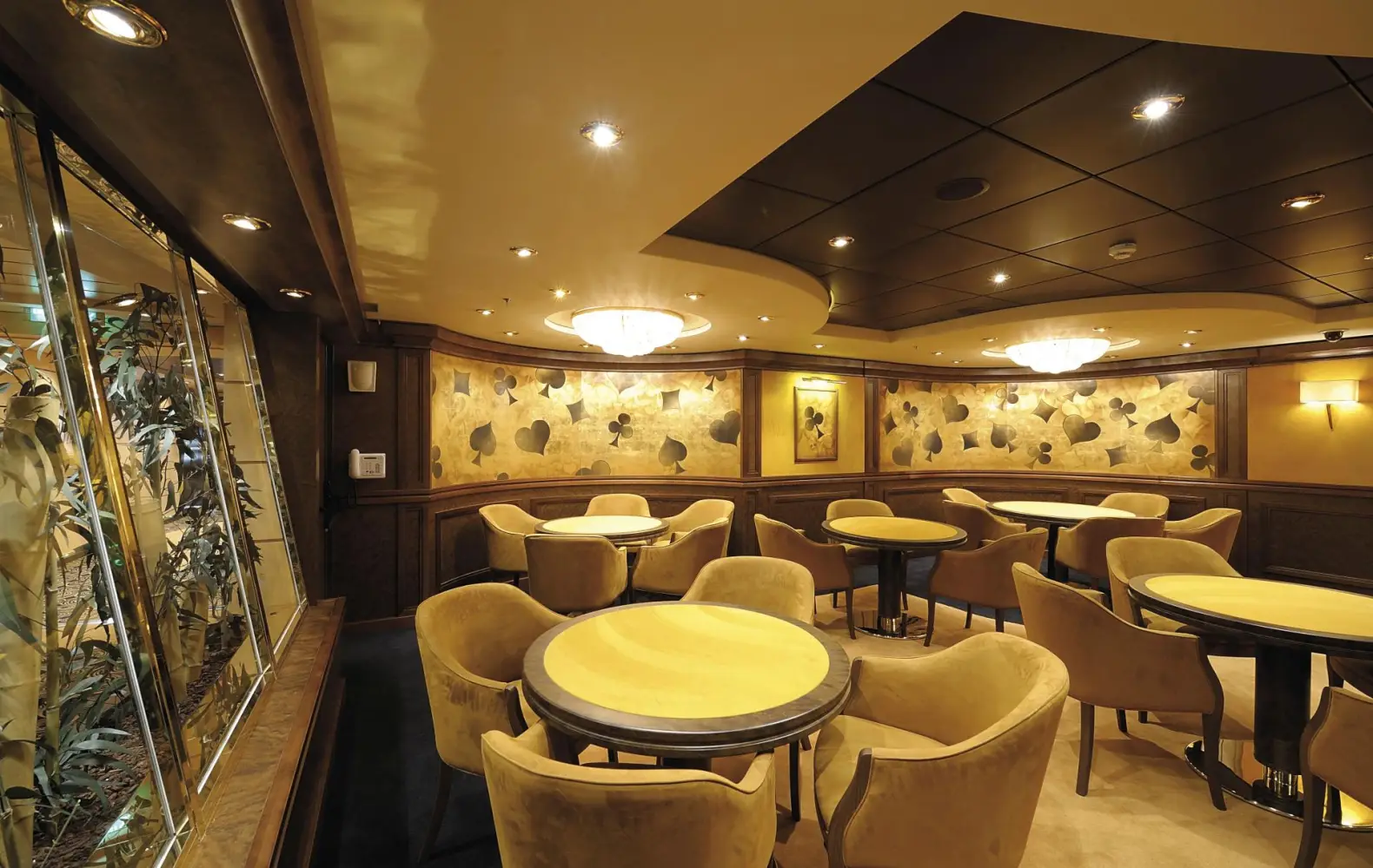 po_07_card-room-(3).jpg