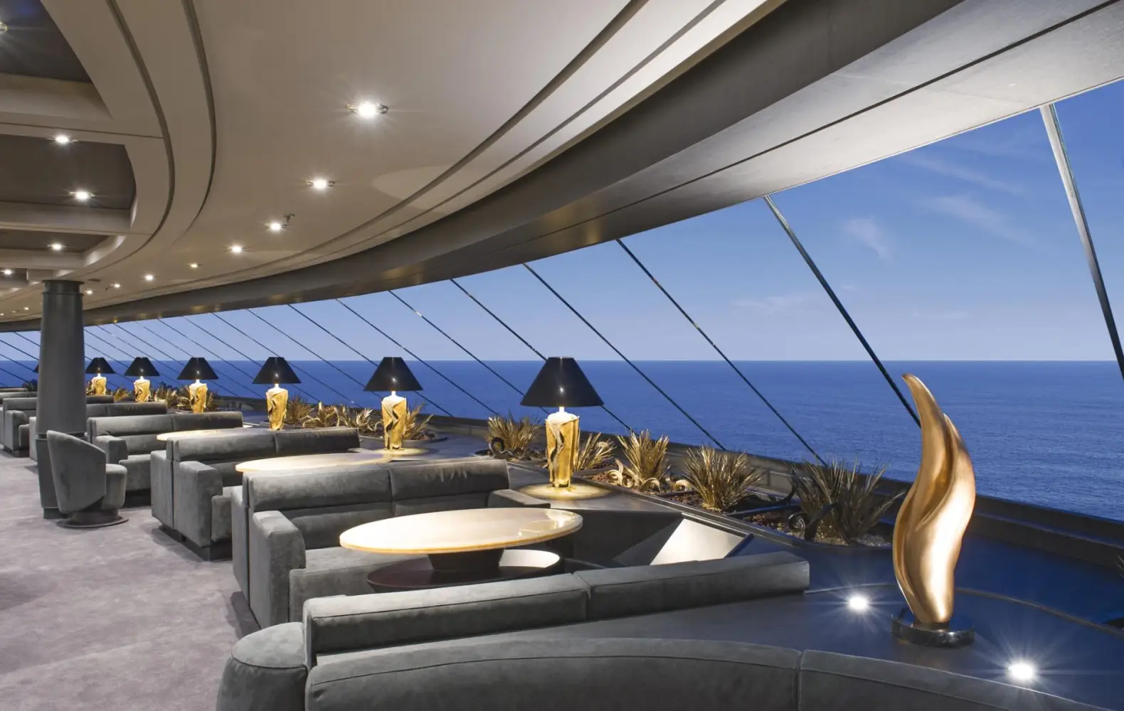 pr_15_top-sail-lounge-(2).jpg