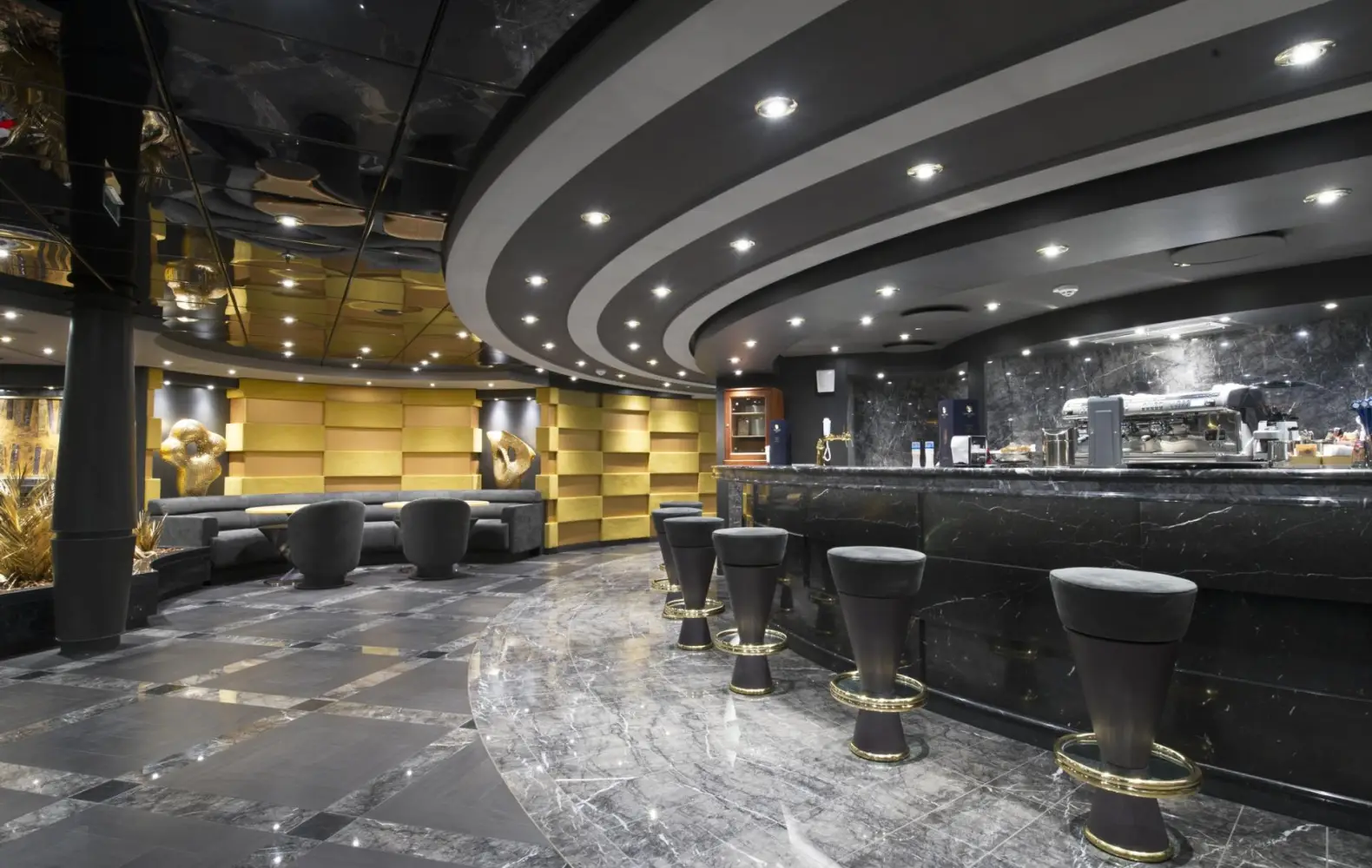 pr_15_top-sail-lounge-(3).jpg