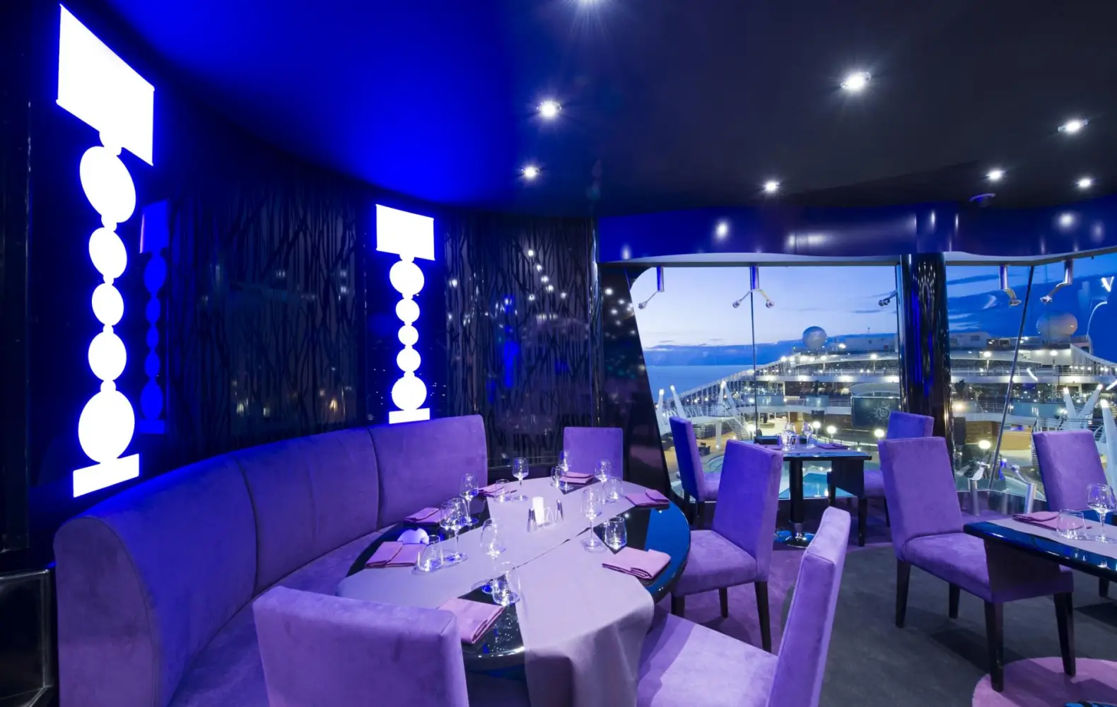 pr_16_galaxy-lounge-(2).jpg