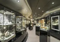 pr_06-07_shops-(5).jpg