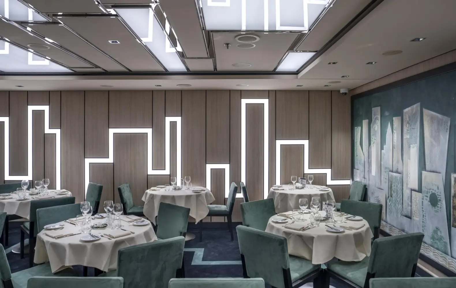 sc_07_skyline-restaurant-(1).jpg