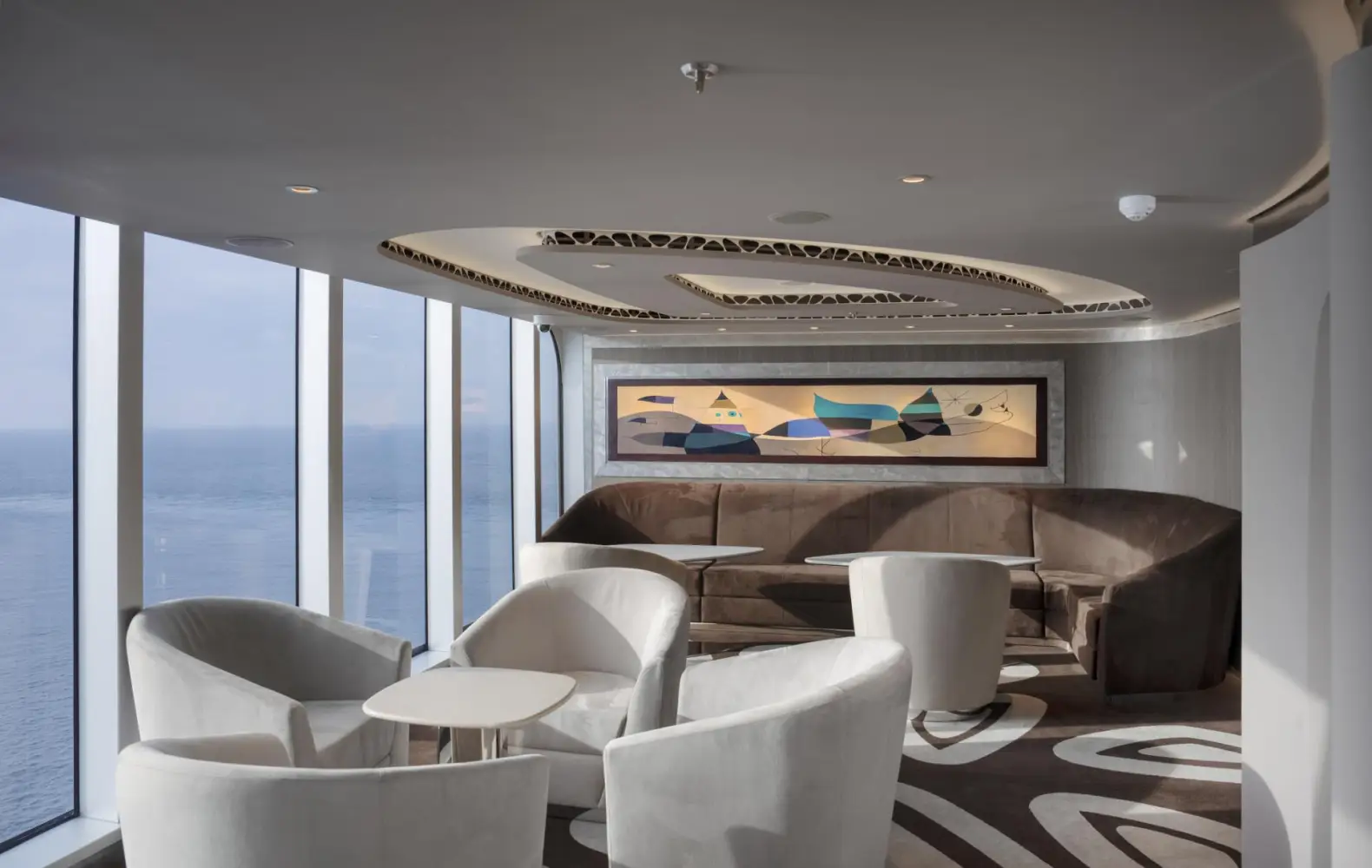 sc_16_top-sail-lounge-(3).jpg