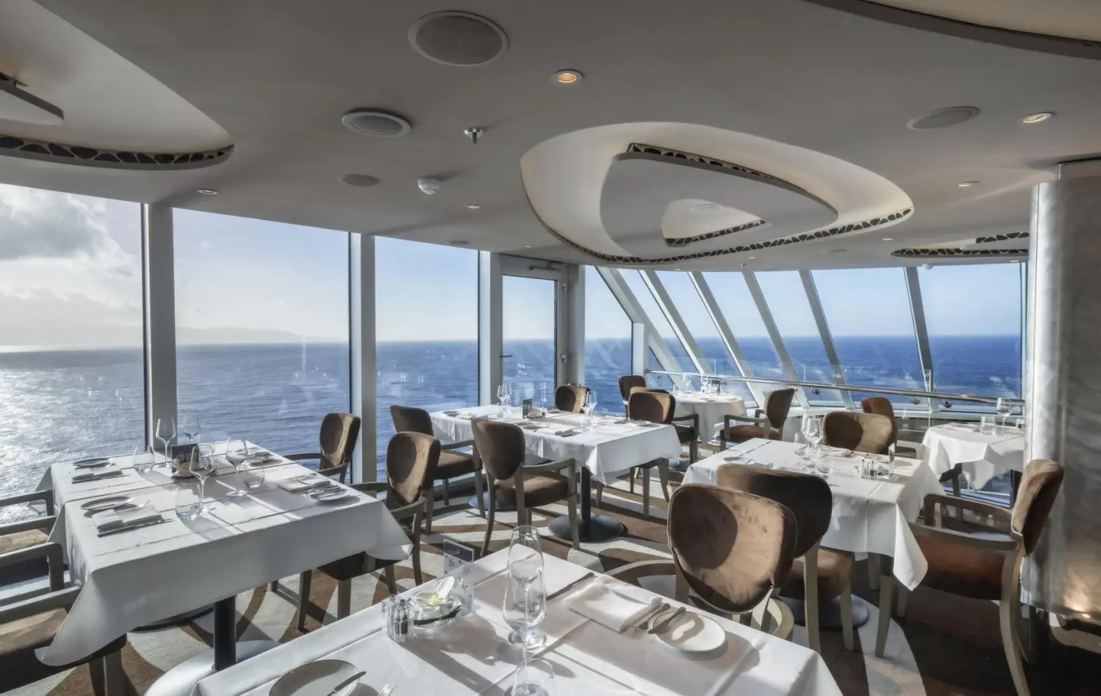 sc_18_msc-yacht-club-restaurant-(1).jpg