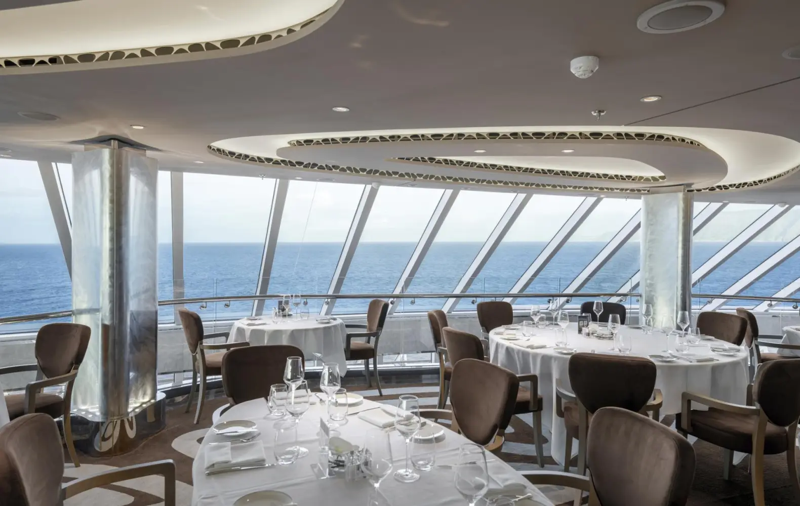 sc_18_msc-yacht-club-restaurant-(2).jpg
