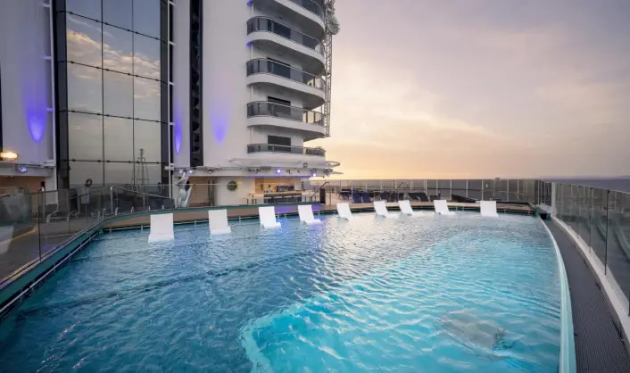 sc_08_infinity-pool-(3).jpg