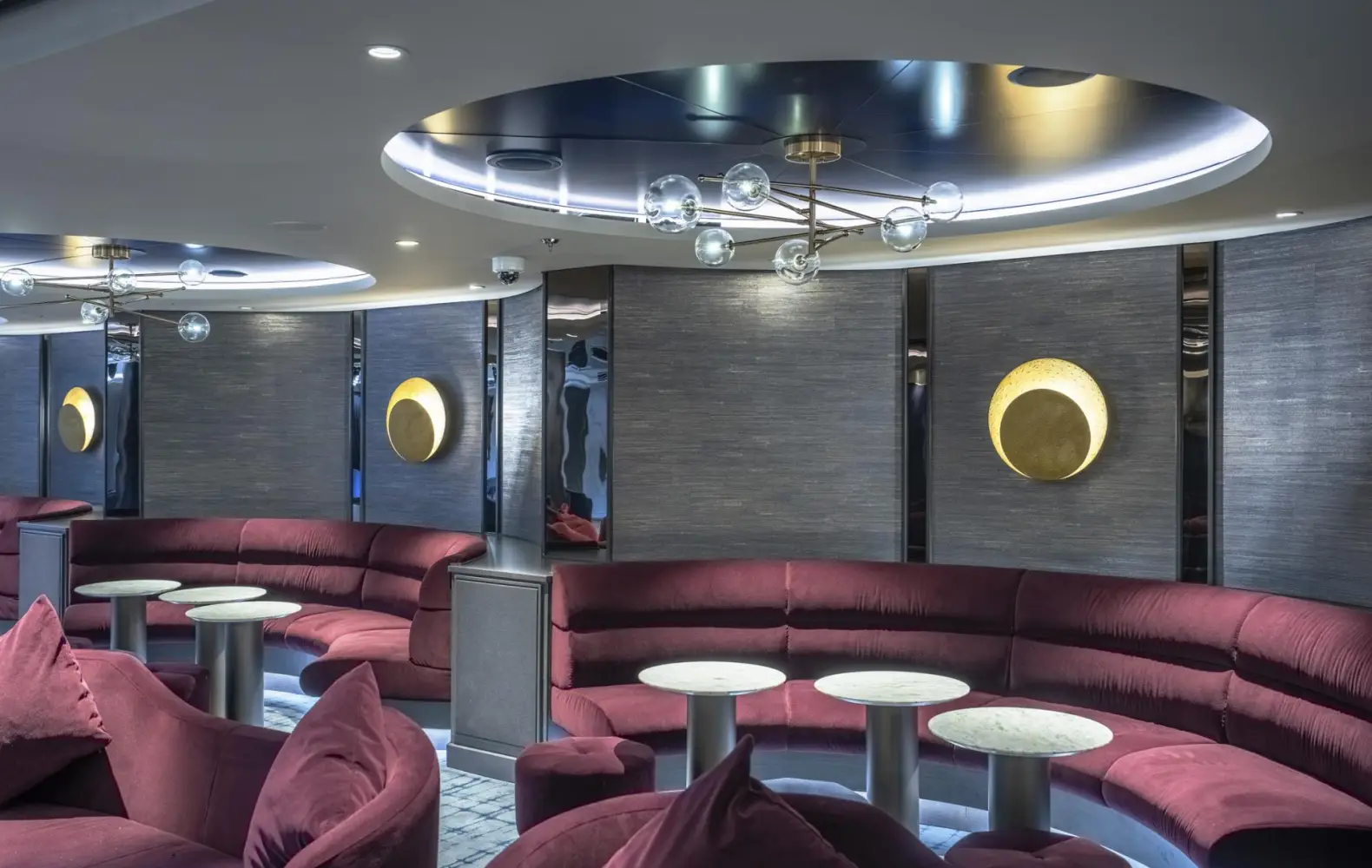 sc_08_uptown-lounge-(1).jpg