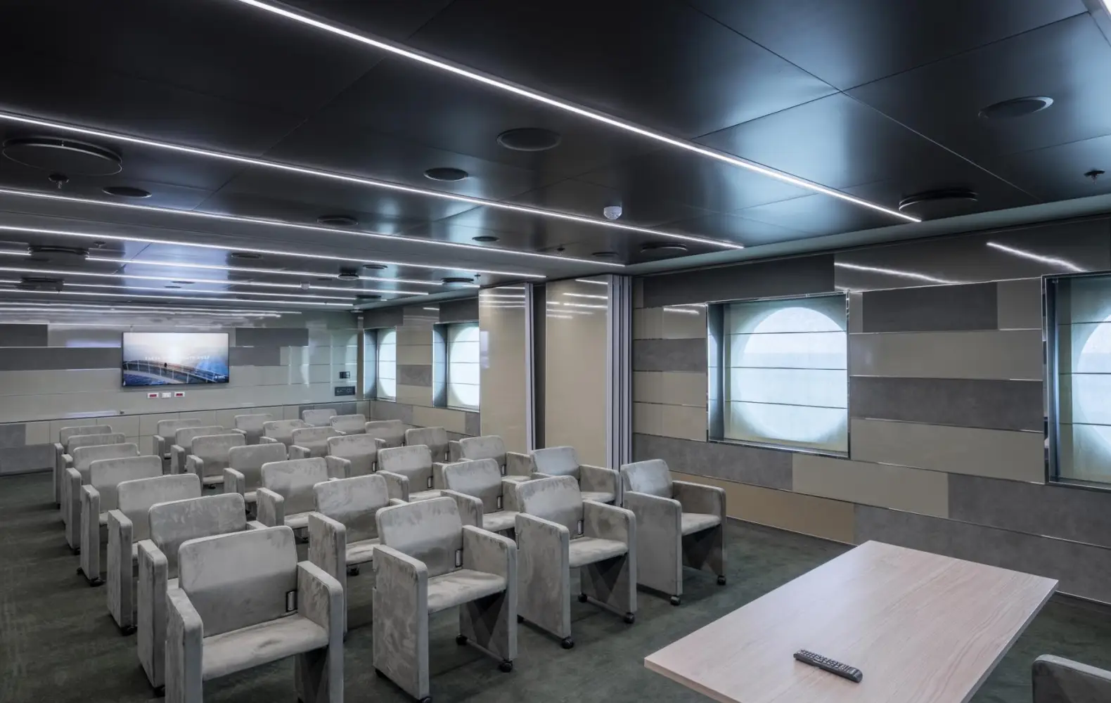 sh_08_business-center-(3).jpg