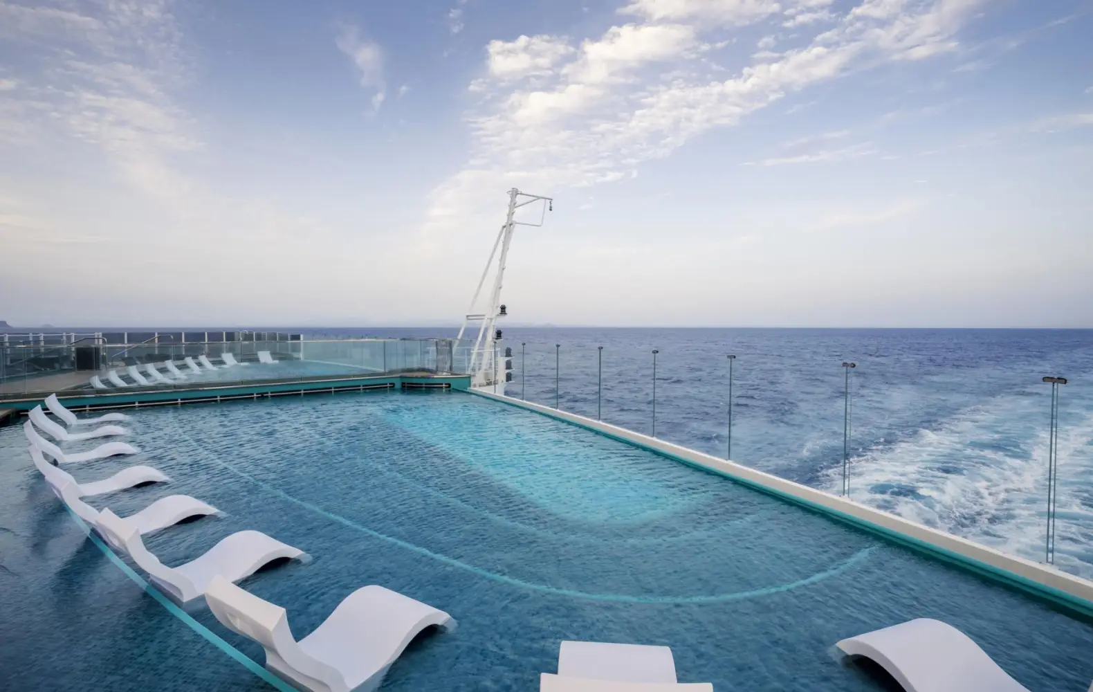 sh_08_infinity-pool-(6).jpg