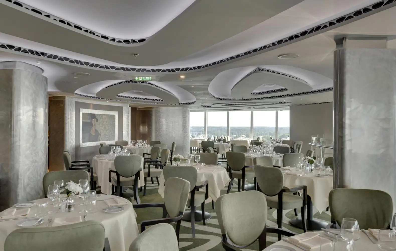 sv_18_msc-yacht-club-restaurant-(2).jpg