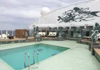 sv_19_msc-yacht-club-pool-(1).jpg