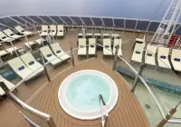 sv_19_msc-yacht-club-pool-(4).jpg