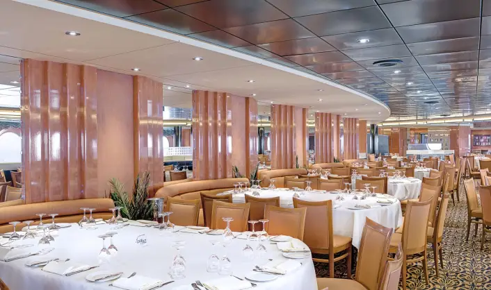 sx_05_il-galeone-restaurant-(4).jpg