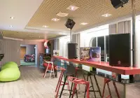 sx_06_teen-club-(2).jpg