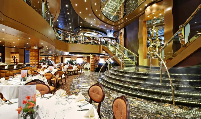 sp_05-06_la-reggia-restaurant-(12).jpg