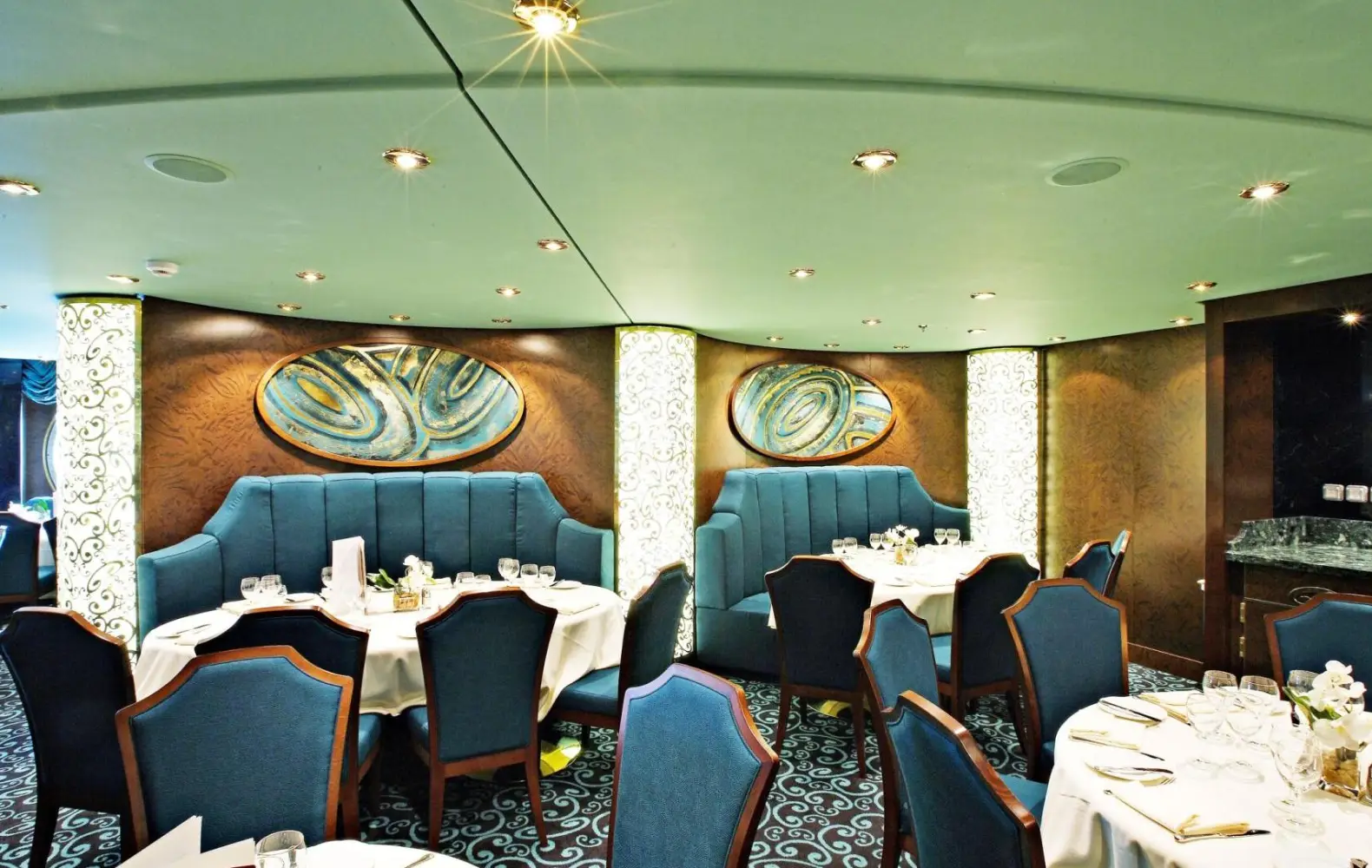sp_06_ville-verde-restaurant-(3).jpg