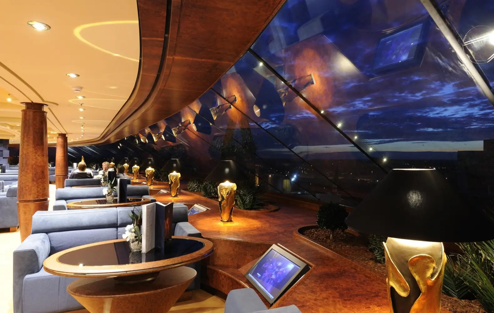 sp_15_top-sail-lounge-(1).jpg