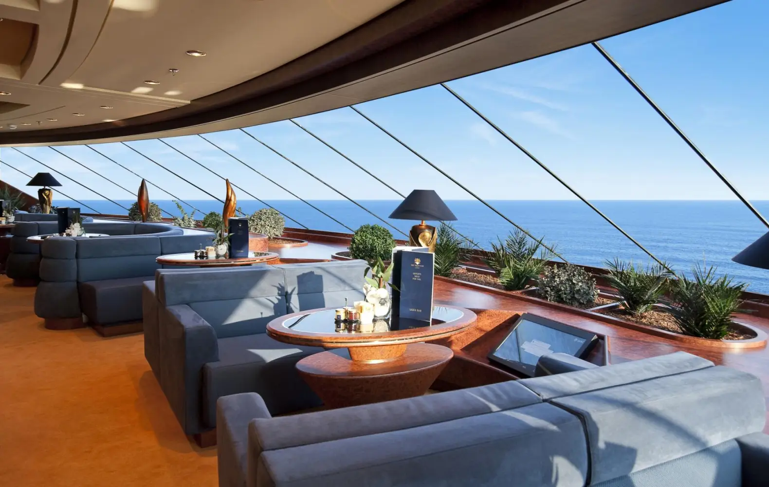 sp_15_top-sail-lounge-(7).jpg