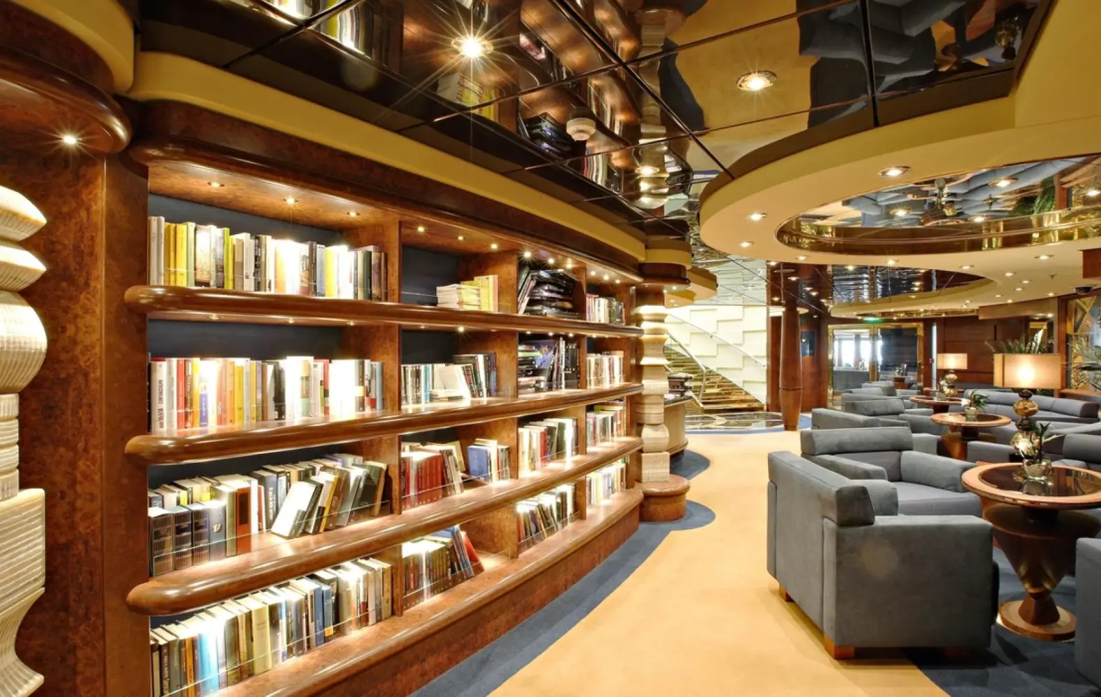 sp_15_msc-yacht-club-library-(1).jpg