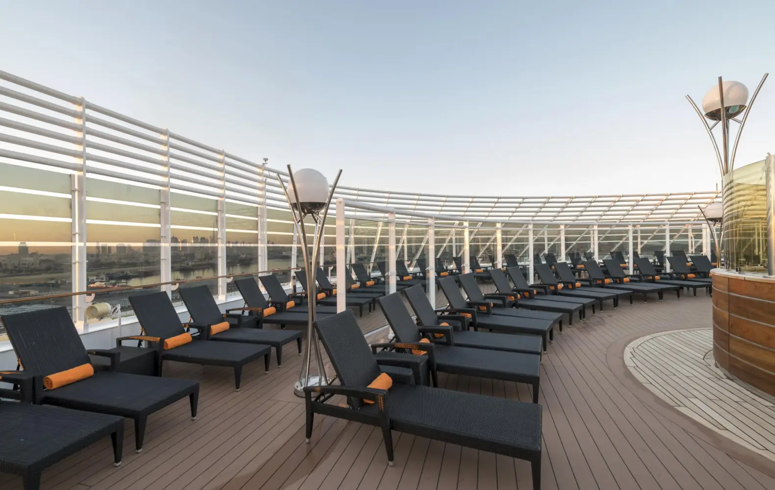 sp_18_top-18-exclusive-solarium-(3).jpg
