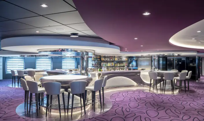 vi_05_infinity-bar-(3).jpg