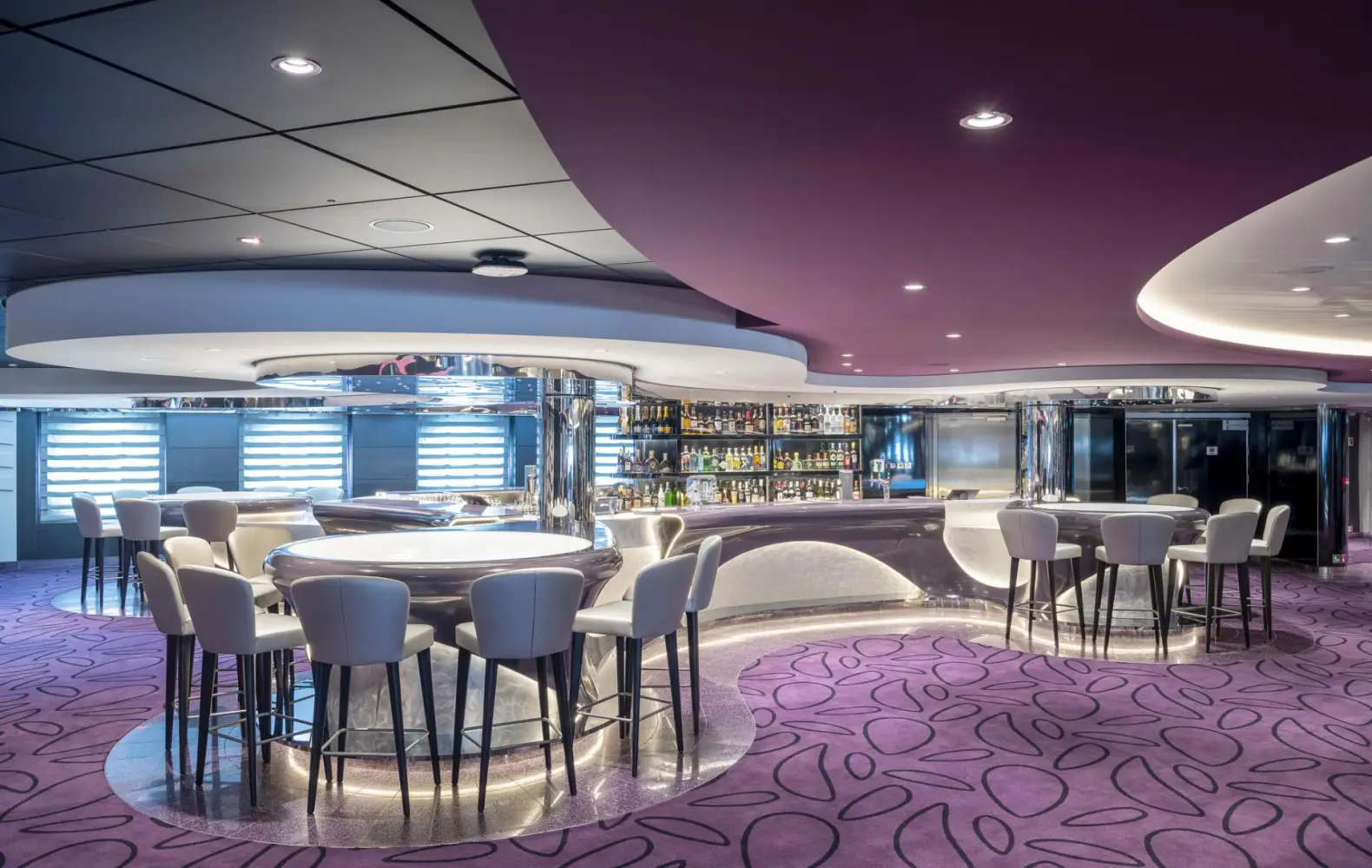 vi_05_infinity-bar-(3).jpg