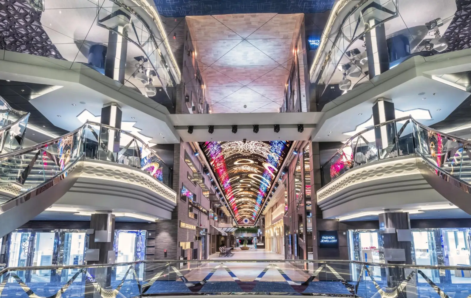vi_05-07_infinity-atrium-(2).jpg