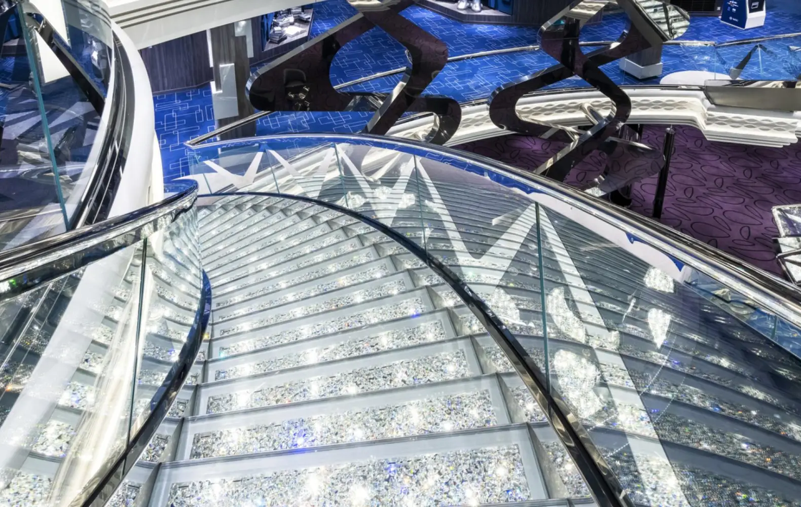 vi_05-07_infinity-atrium-(4).jpg
