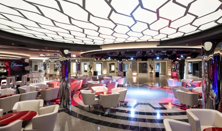 vi_06_virtuosa-bar-and-lounge-(3).jpg