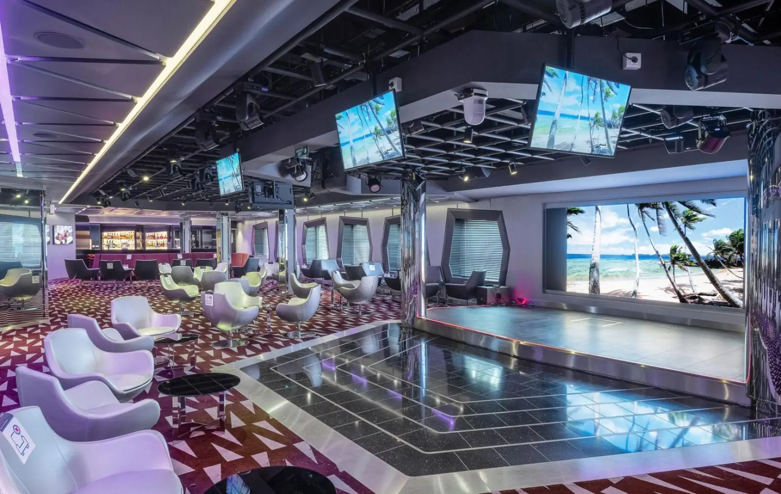 vi_07_tv-studio-and-bar-(1).jpg