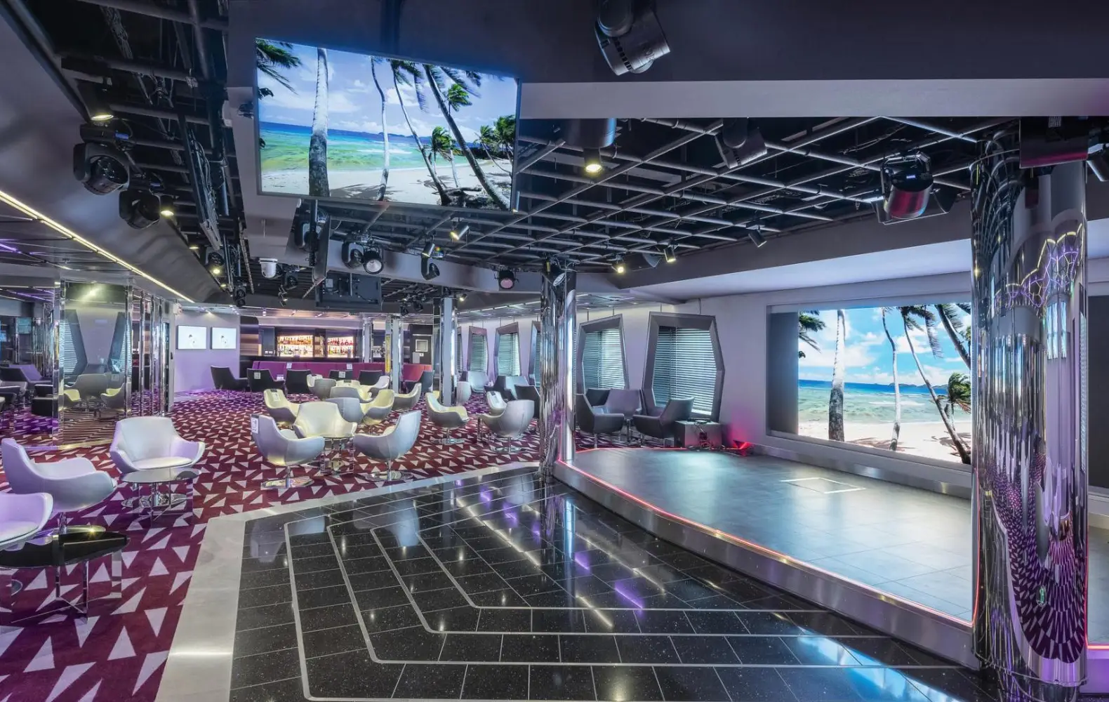 vi_07_tv-studio-and-bar-(2).jpg