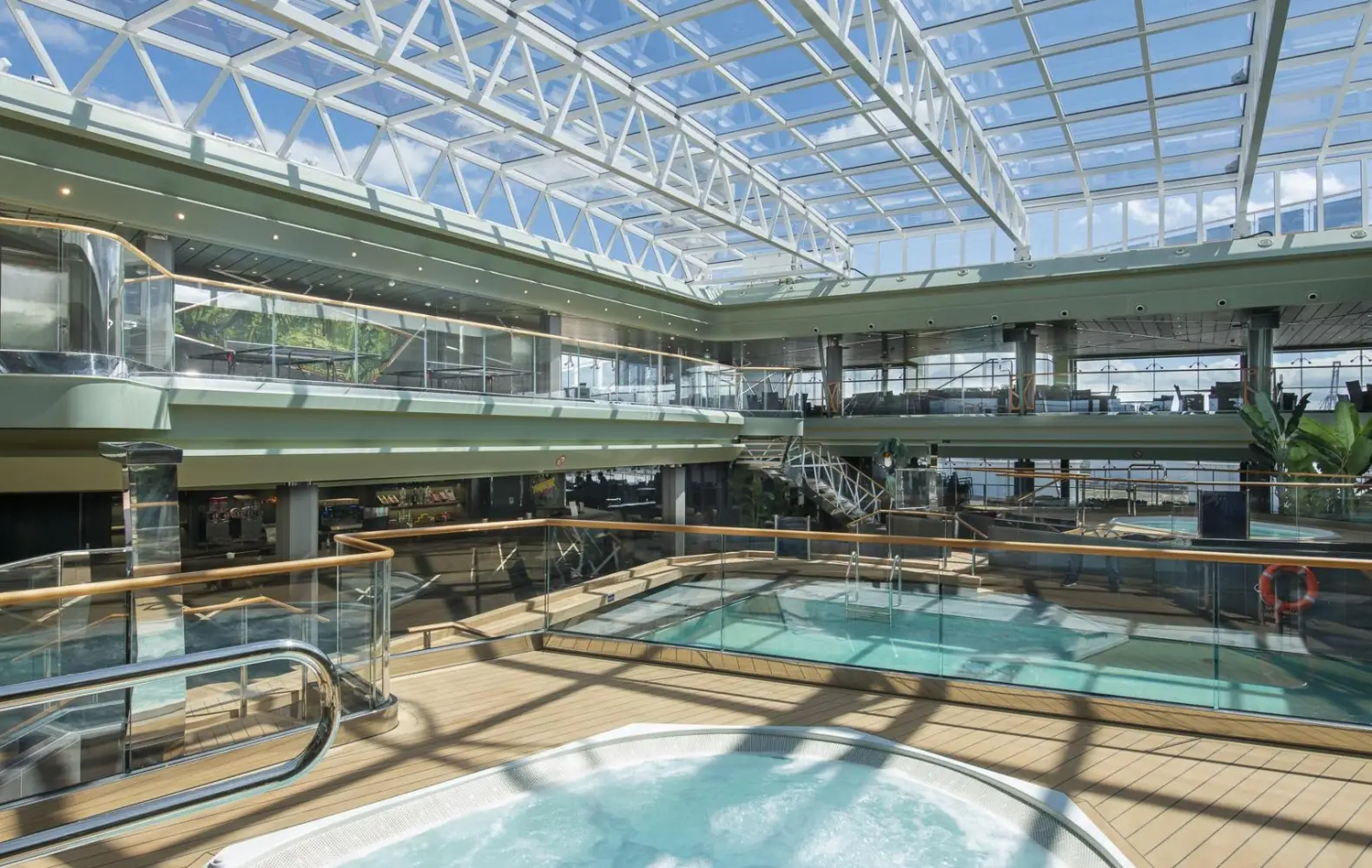vi_15_tropical-pool-(2).jpg