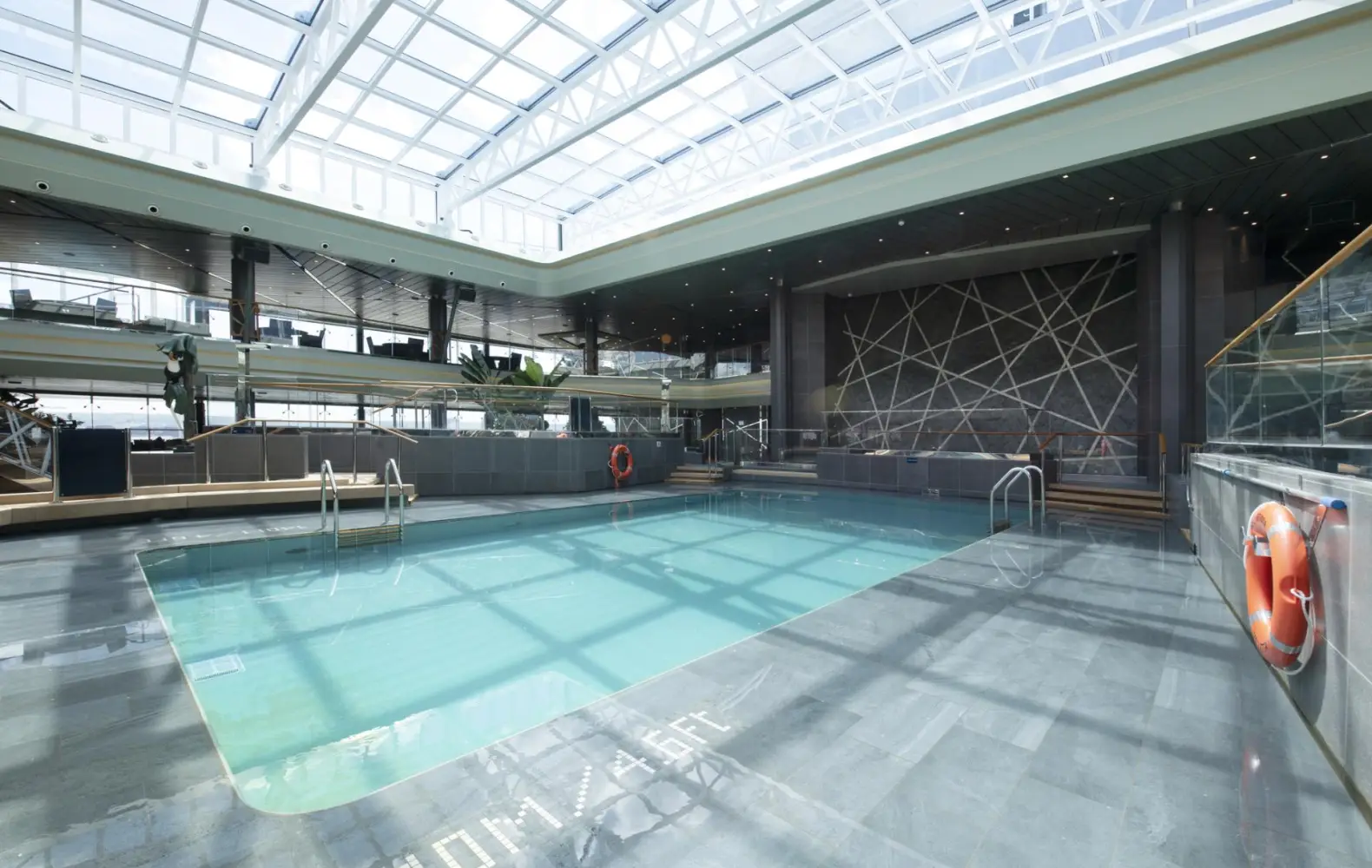 vi_15_tropical-pool-(4).jpg