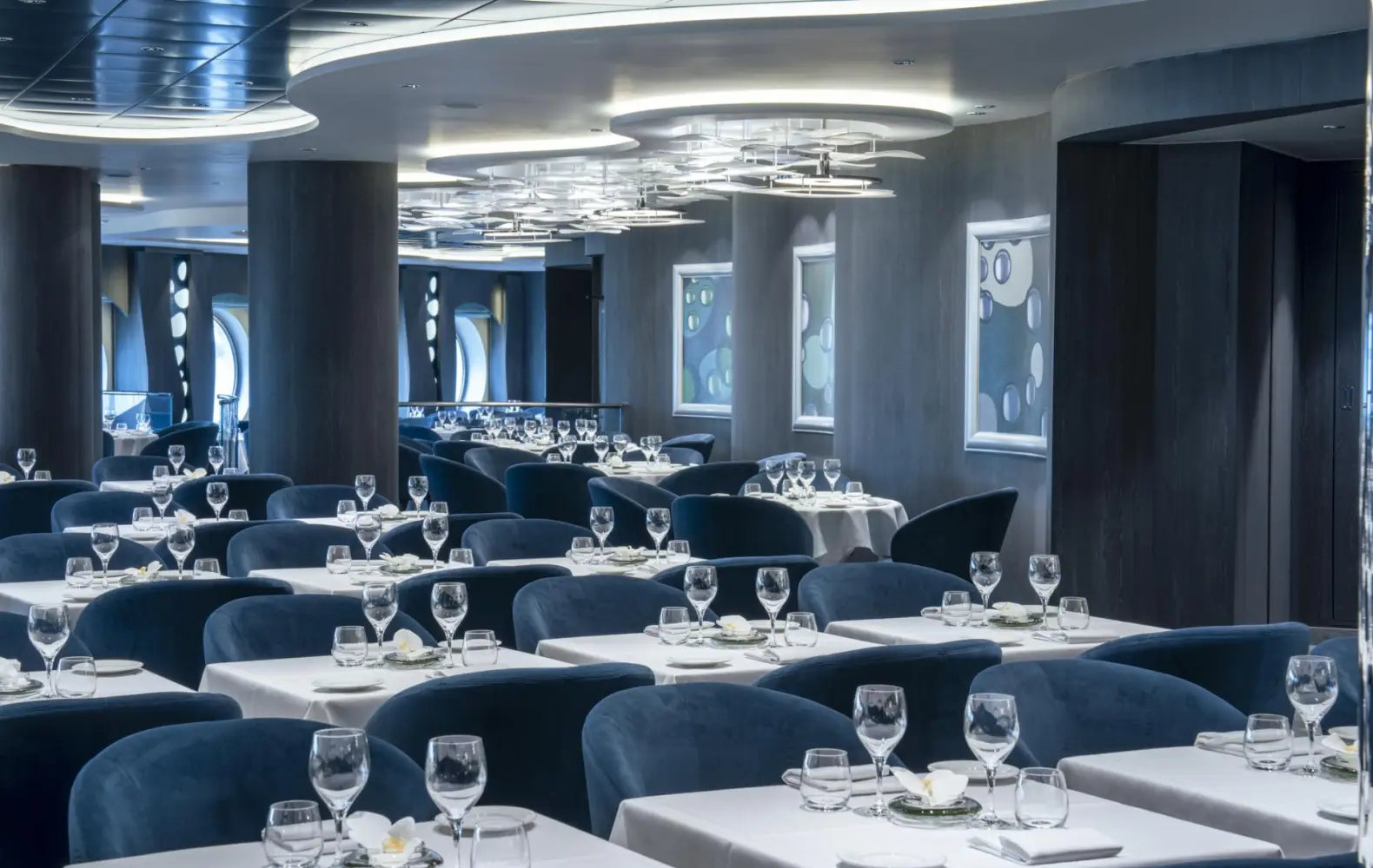 eu_06_bubbles-restaurant-(7).jpg