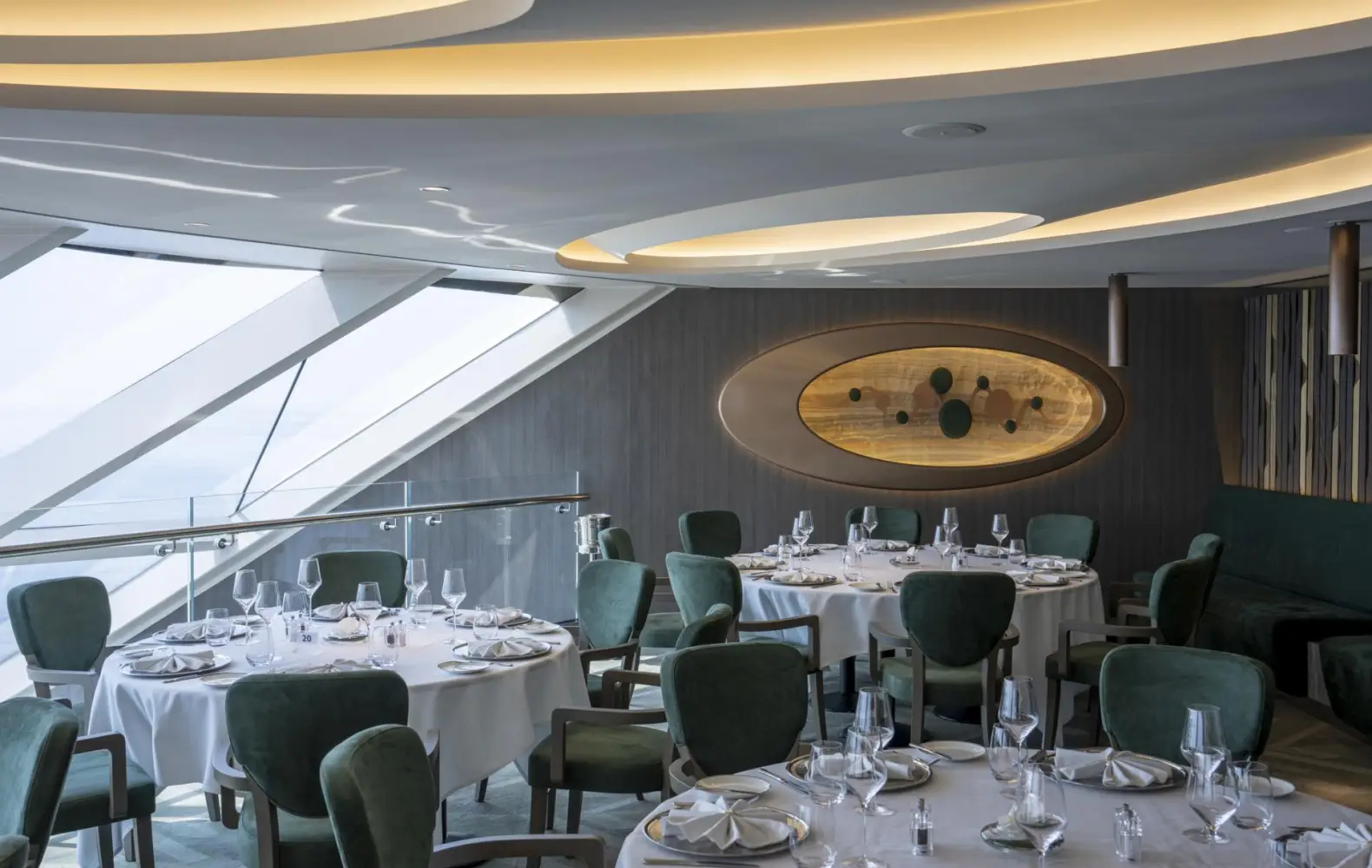 eu_20_msc-yacht-club-restaurant-(4).jpg