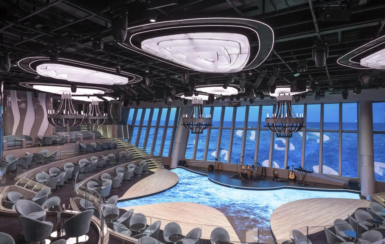 eu_06-07_panorama-lounge-(1).jpg