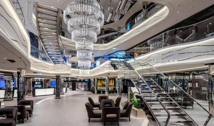 eu_06-08_galleria-world-(1).jpg