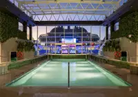 eu_18_botanic-garden-pool-(10).jpg
