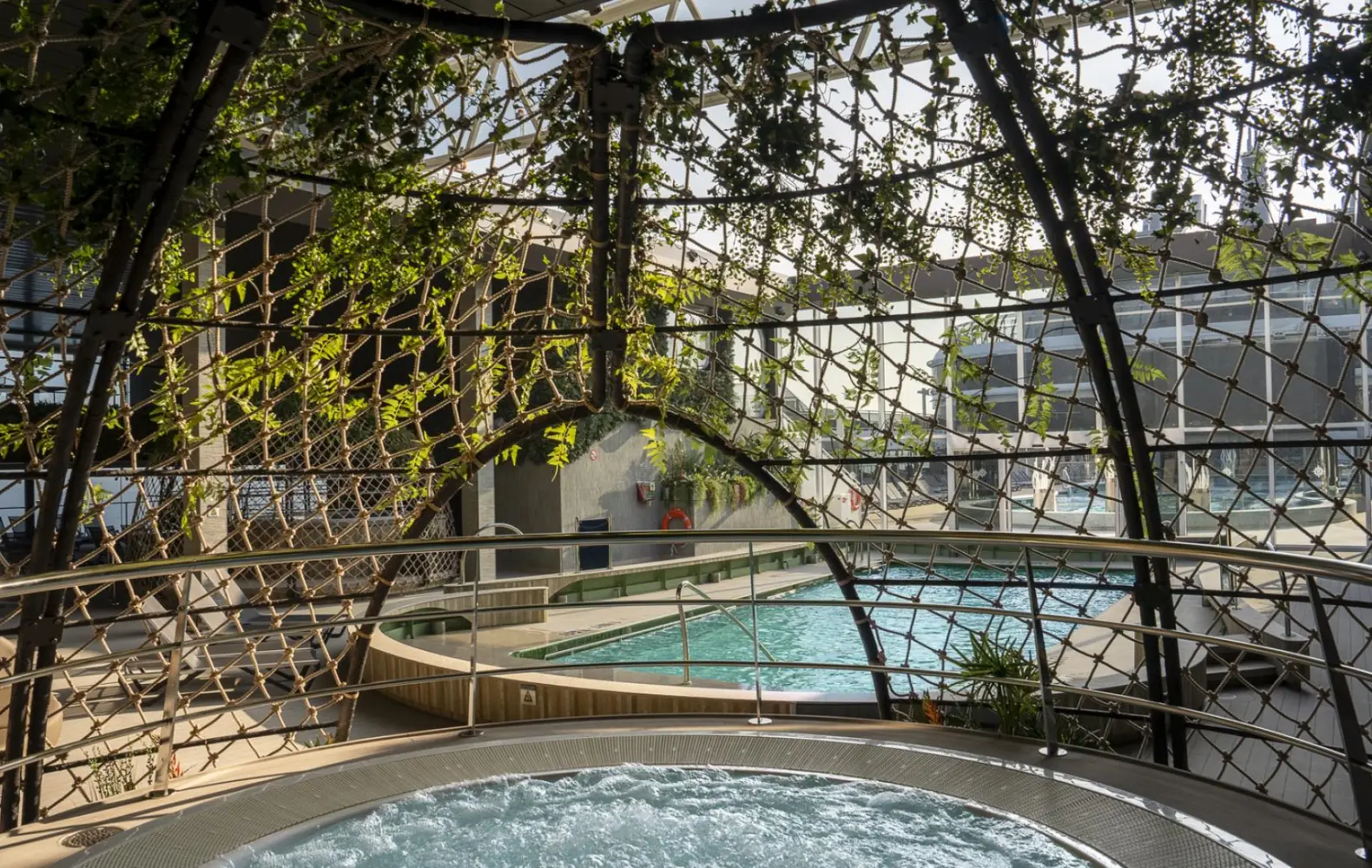 eu_18_botanic-garden-pool-(7).jpg