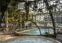 eu_18_botanic-garden-pool-(7).jpg