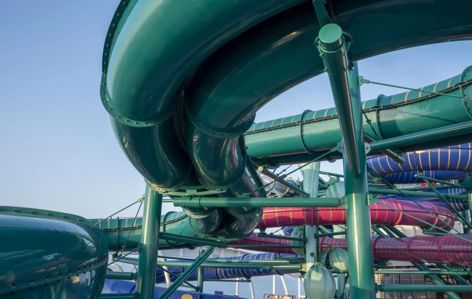eu_20_aurora-borealis-aquapark-(8).jpg