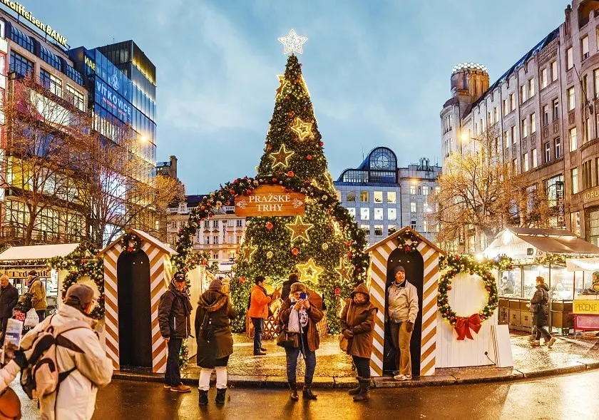 Why should you come with us to the Advent markets of Prague this year?