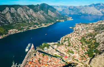 kotor_uns-coloured.jpg